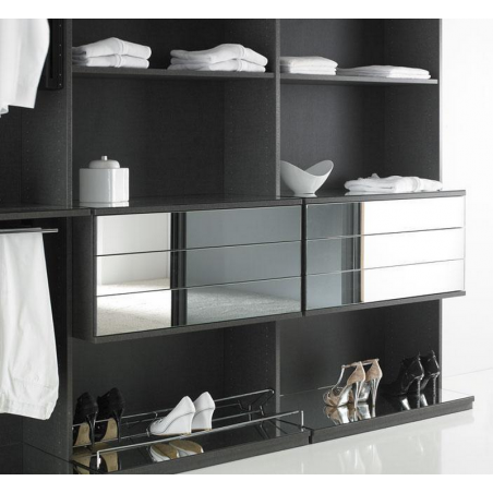 Les façades de tiroirs se parent de miroirs, uniquement en sur-mesure